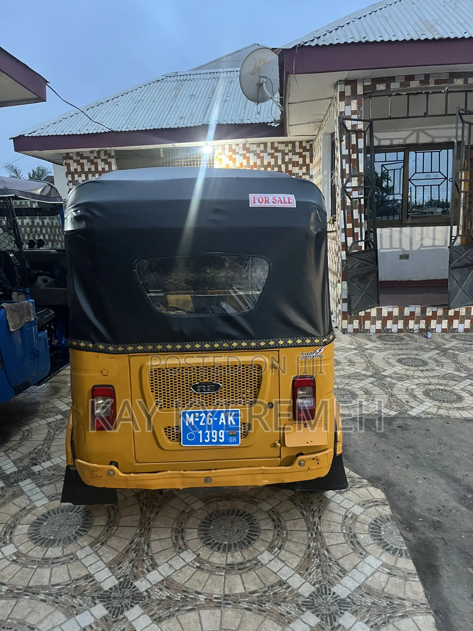 Bajaj RE 2026 Yellow
