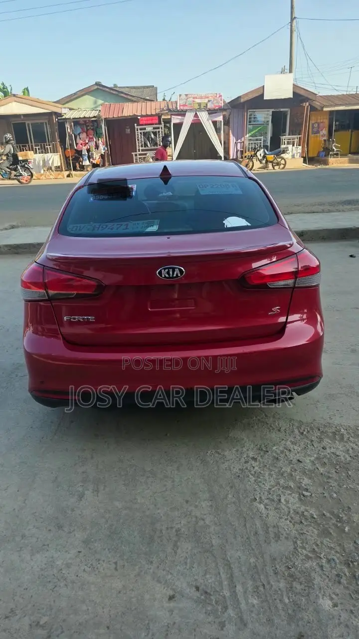 Kia Forte S Sedan 2017 Red