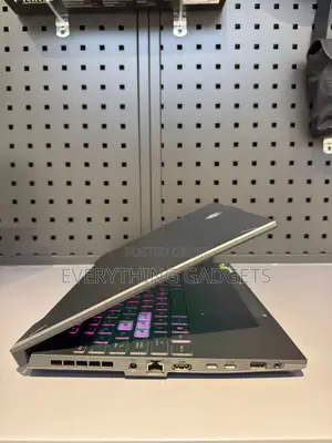 Laptop Asus TUF Gaming F16 16GB Intel Core i9 SSD 1T