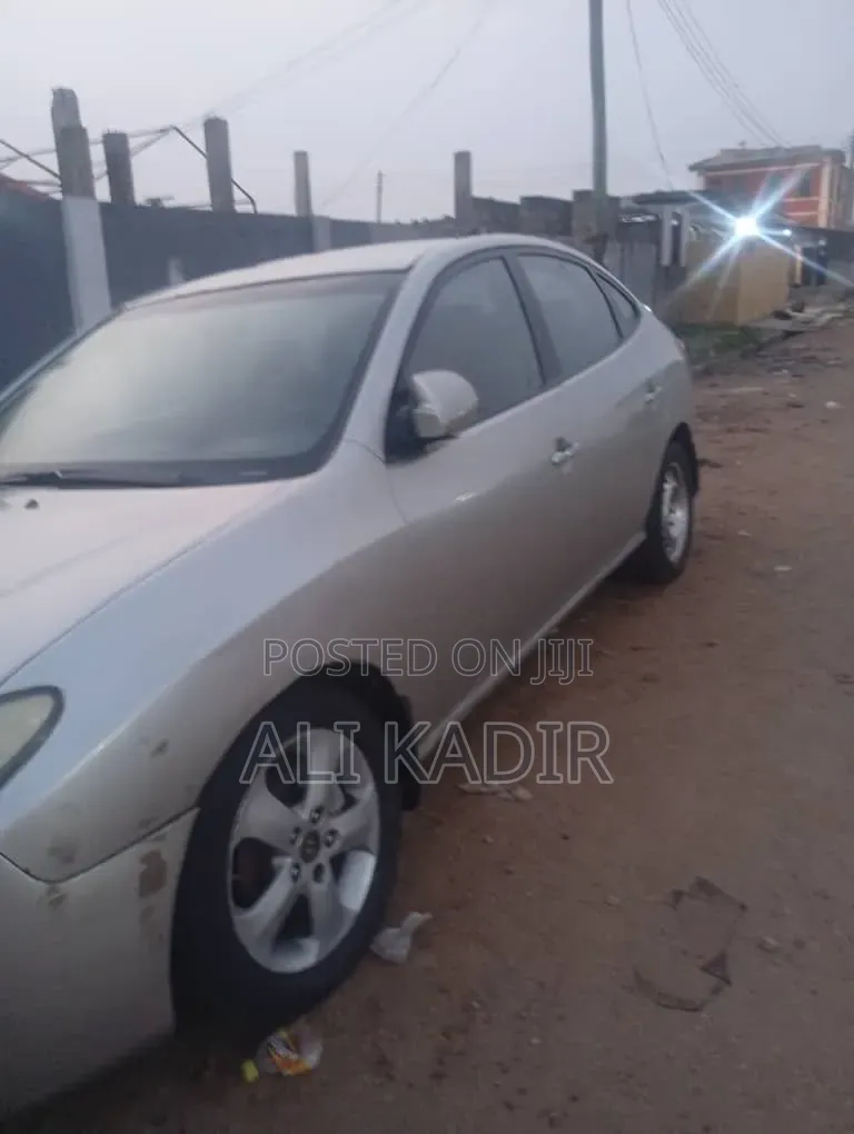 Hyundai Elantra 2010 Silver