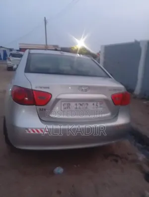 Hyundai Elantra 2010 Silver