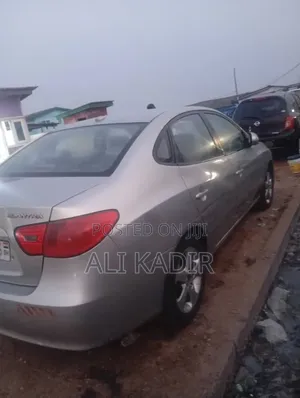 Hyundai Elantra 2010 Silver