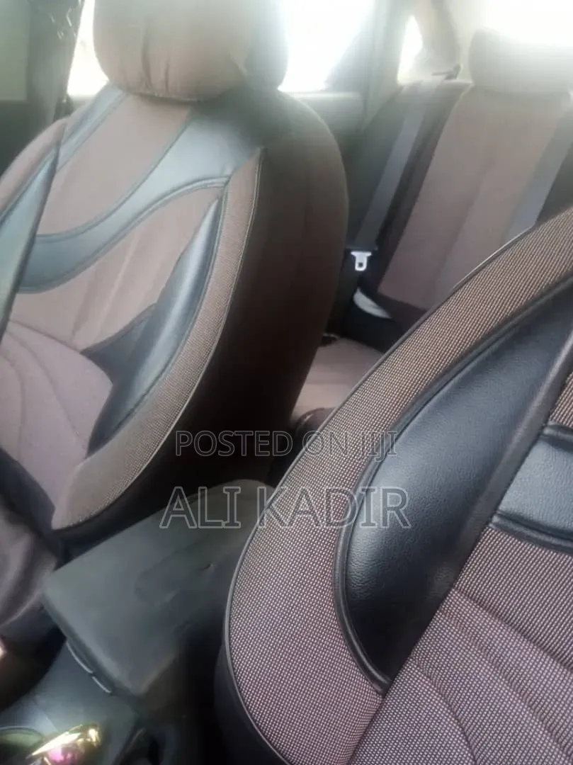 Hyundai Elantra 2010 Silver