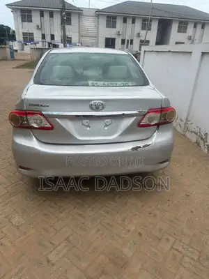 Toyota Corolla L 4-Speed Automatic 2013 Silver