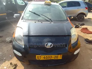 Toyota Vitz 2010 Black