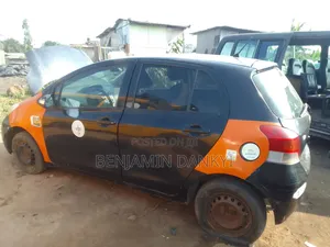 Toyota Vitz 2010 Black