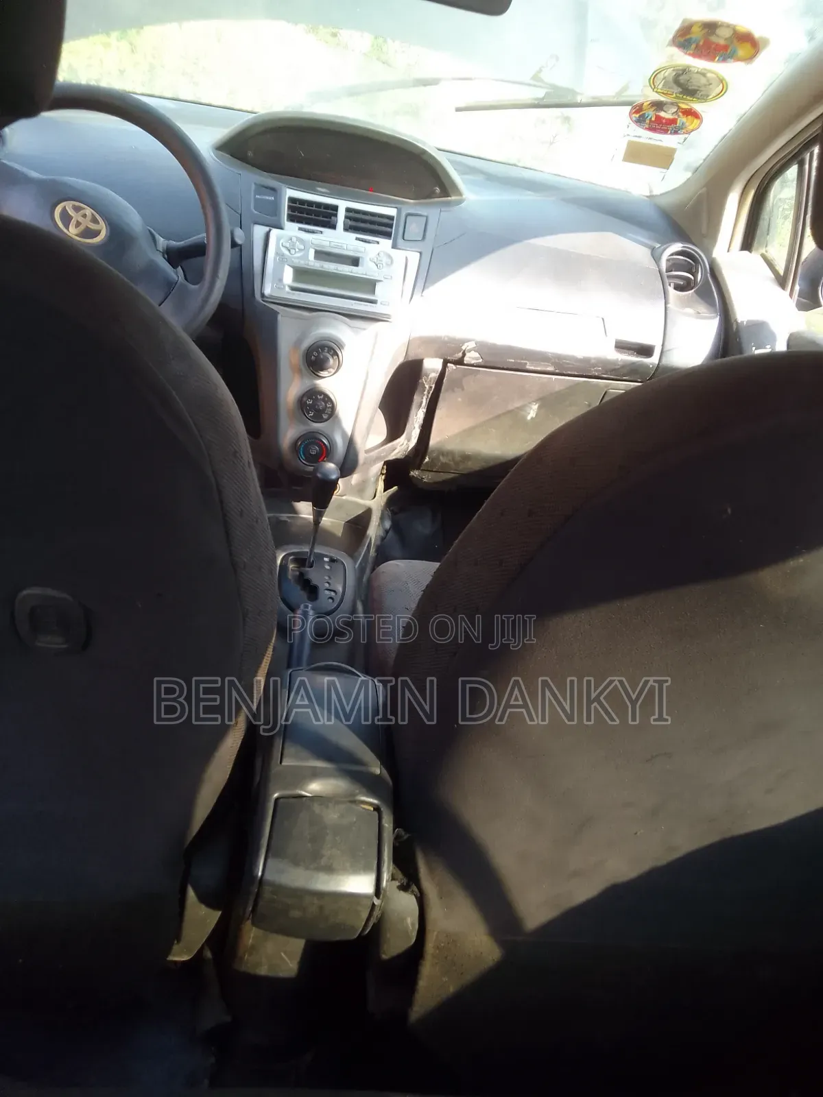 Toyota Vitz 2010 Black
