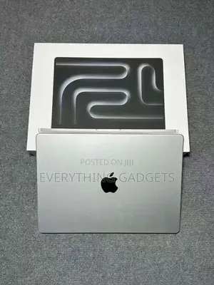 New Laptop Apple MacBook Pro 2024 M3 8GB Apple M3 SSD 512GB