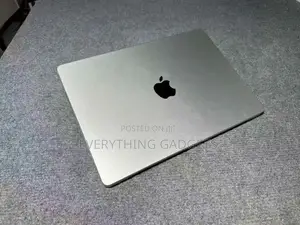 New Laptop Apple MacBook Pro 2024 M3 8GB Apple M3 SSD 512GB