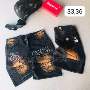 Short Jeans