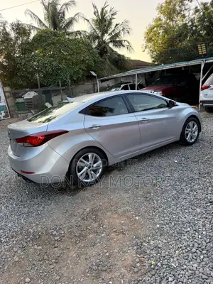Hyundai Elantra Limited 4dr Sedan (1.8L 4cyl 6A) 2015 Silver