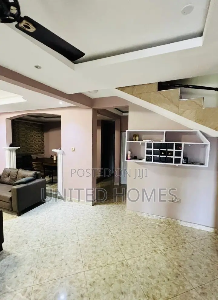 5bdrm House in Olebu, Ablekuma for sale