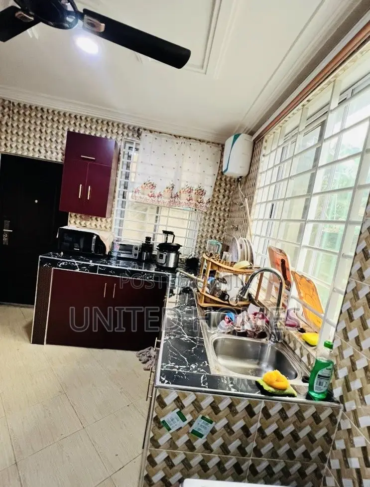 5bdrm House in Olebu, Ablekuma for sale