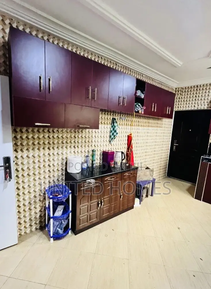 5bdrm House in Olebu, Ablekuma for sale
