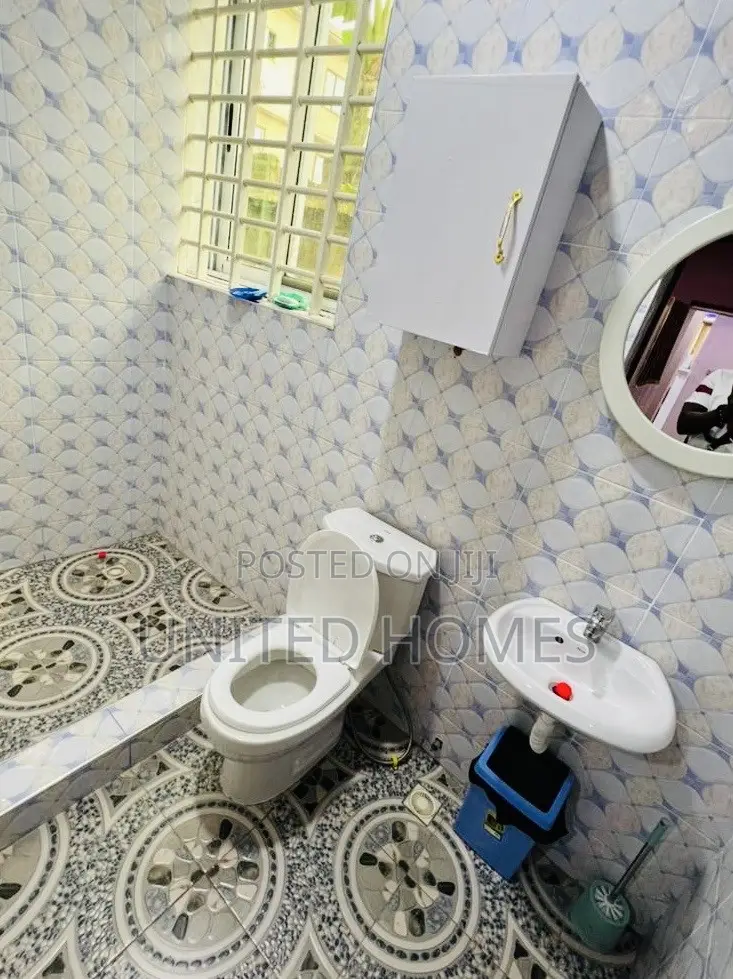5bdrm House in Olebu, Ablekuma for sale