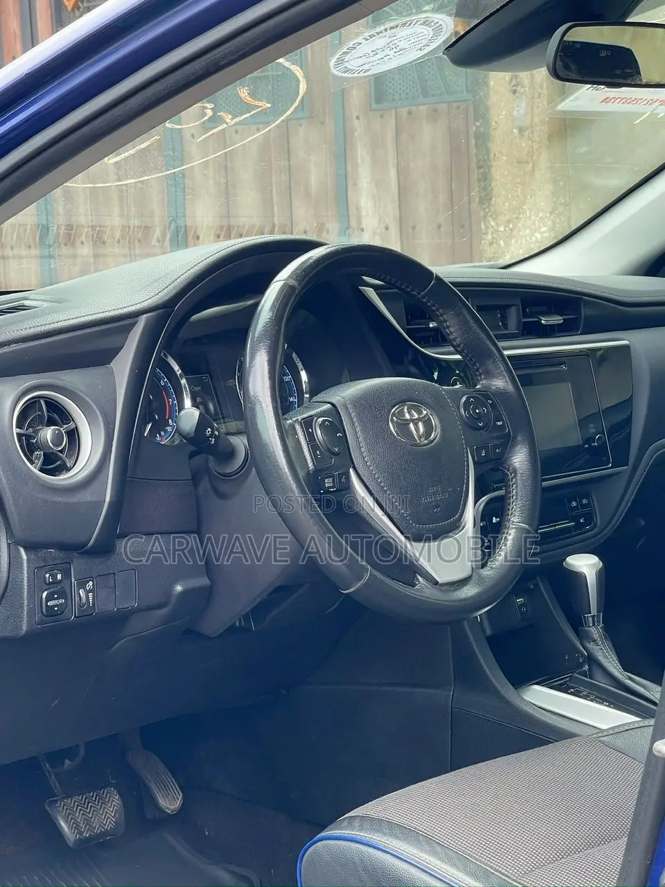 Toyota Corolla SE (1.8L 4cyl 2A) 2018 Blue