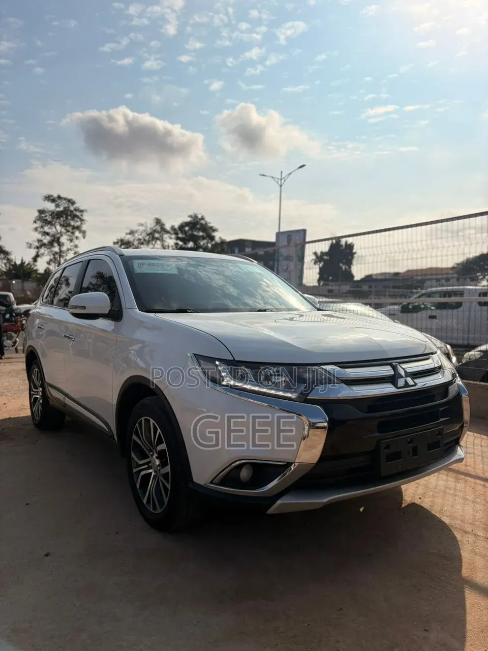 Mitsubishi Outlander 2018 White