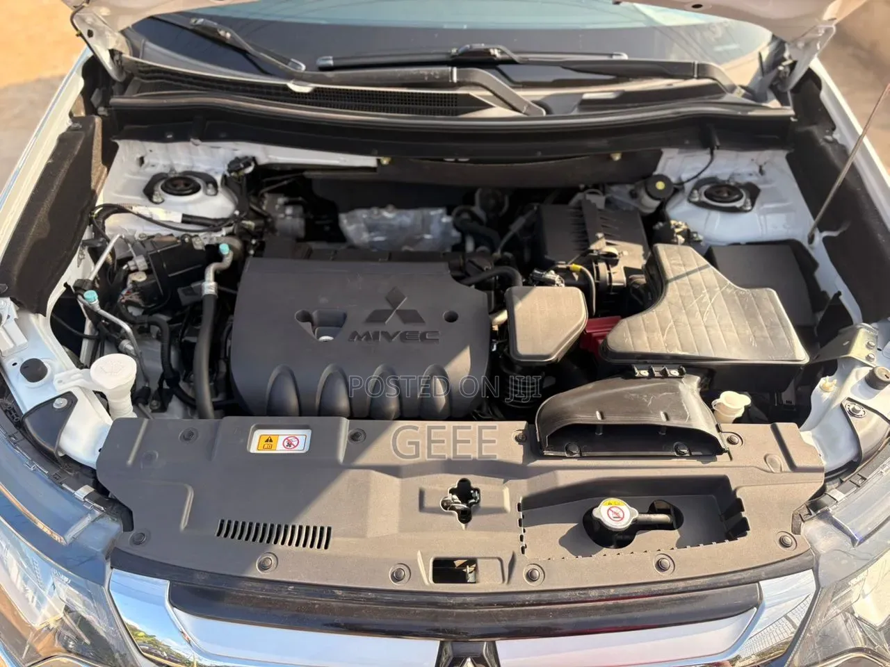 Mitsubishi Outlander 2018 White