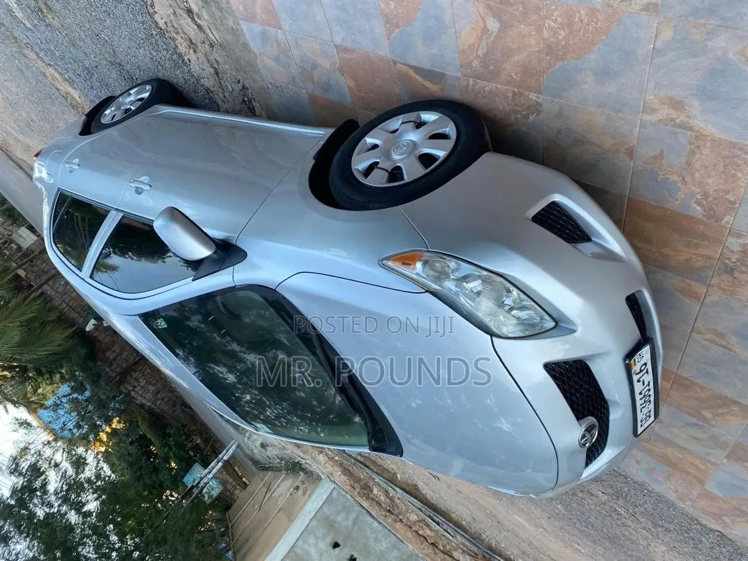 Toyota Corolla 2010 Silver