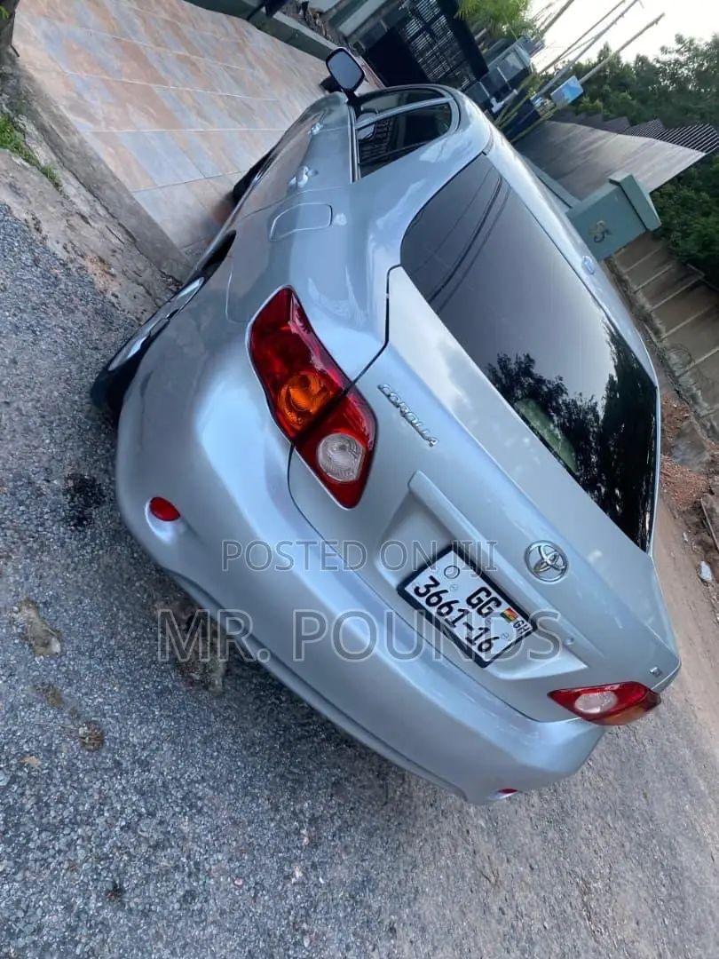 Toyota Corolla 2010 Silver