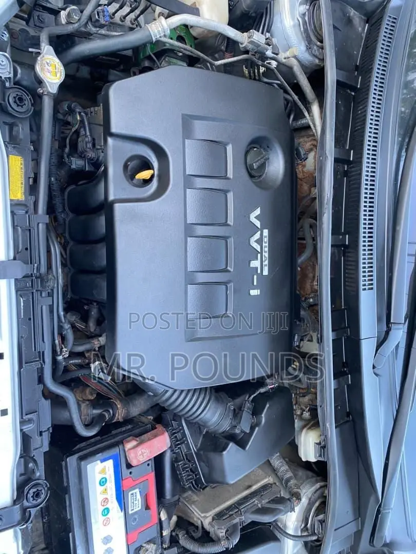 Toyota Corolla 2010 Silver
