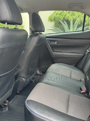 Toyota Corolla SE (1.8L 4cyl 2A) 2018