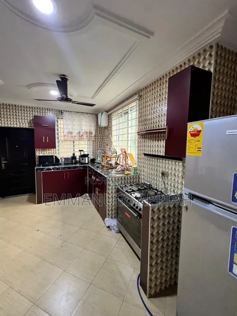 5bdrm House in Ablekuma Olebu for sale