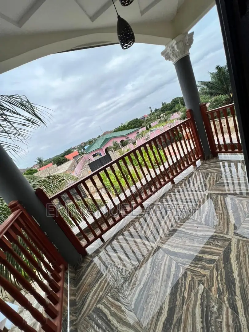 5bdrm House in Ablekuma Olebu for sale