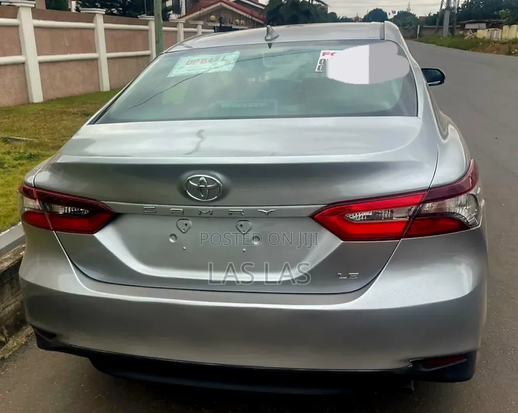 Toyota Camry 2021 Silver