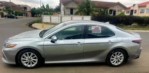 Toyota Camry 2021 Silver