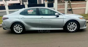 Toyota Camry 2021 Silver