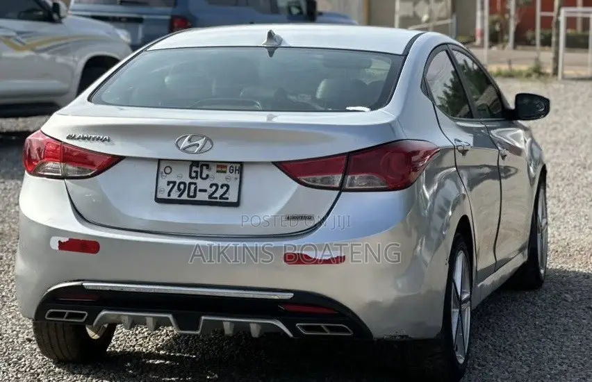 Hyundai Elantra 2013 Silver