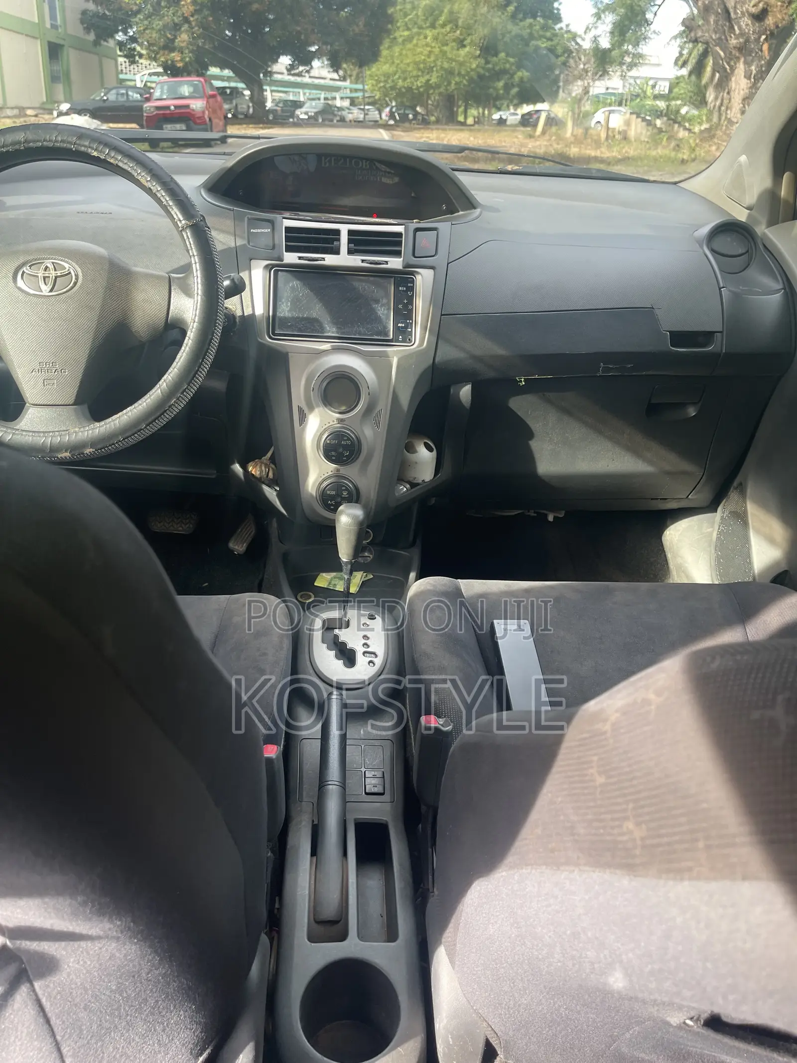 Toyota Vitz 2010 Black