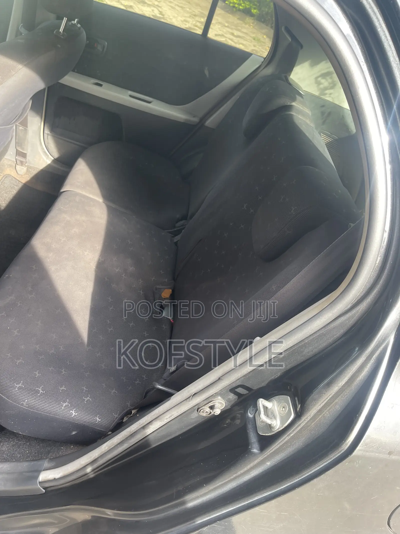 Toyota Vitz 2010 Black