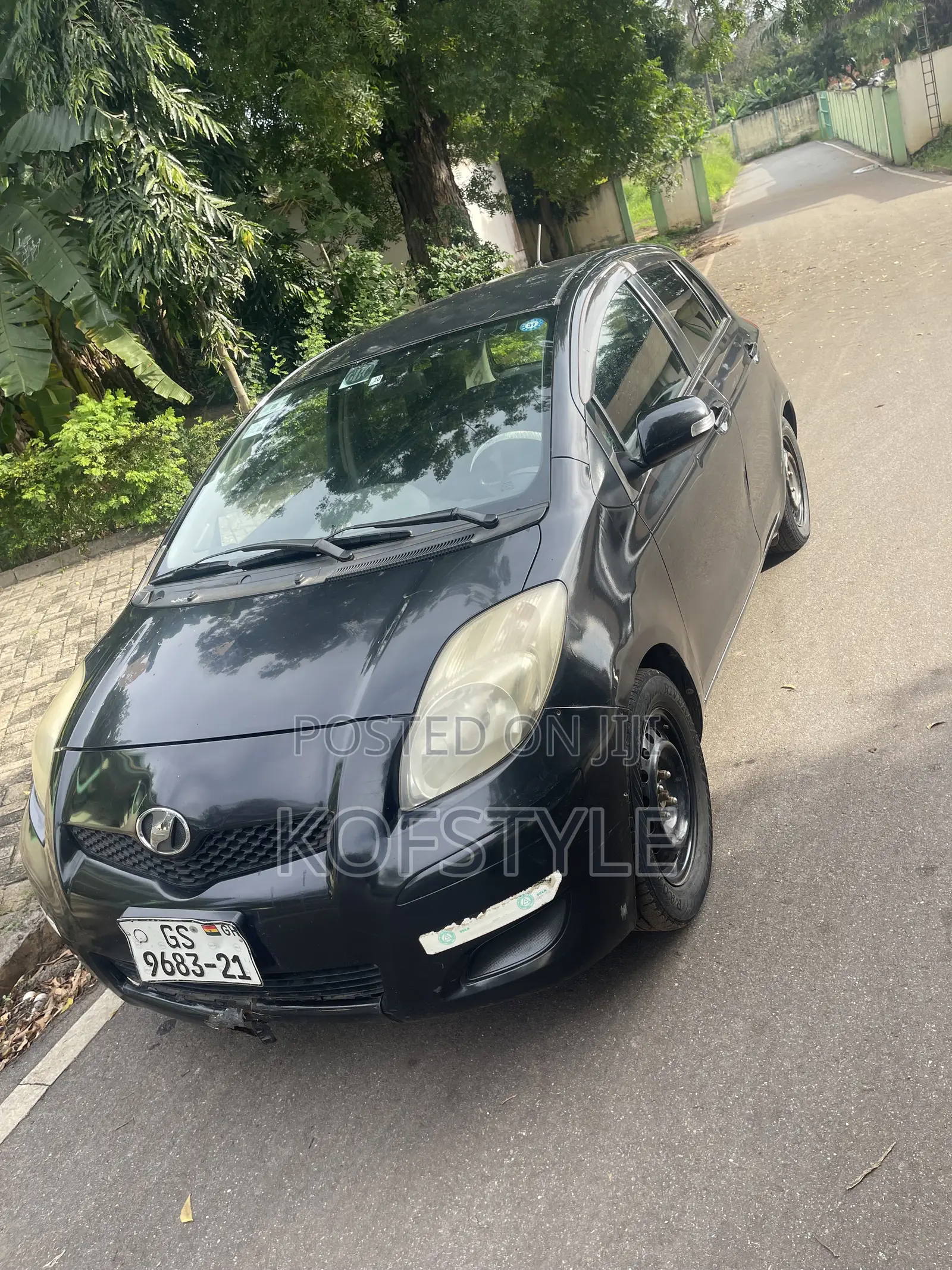 Toyota Vitz 2010 Black