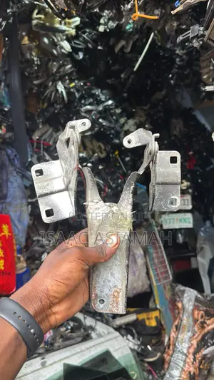 Nissan Rogue 2008,2009,2010,2011,2012,2013 Bonnet Hinge/ Inches