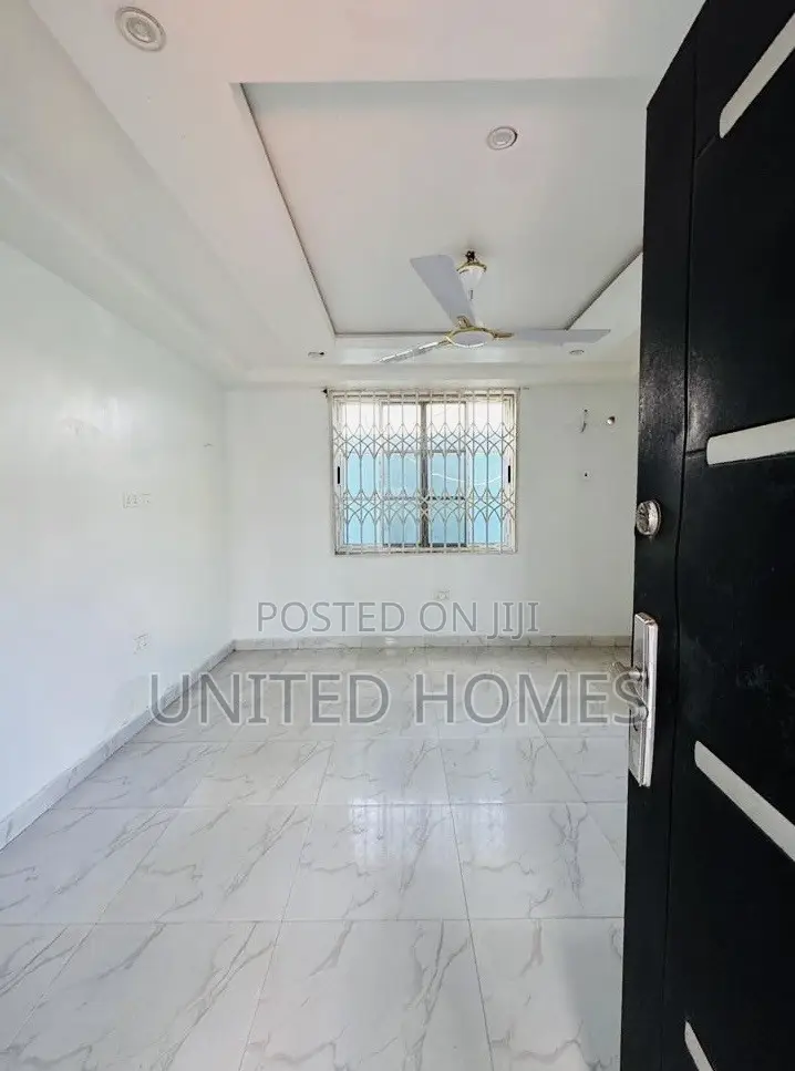 2bdrm House in West Hills Mall Area for sale