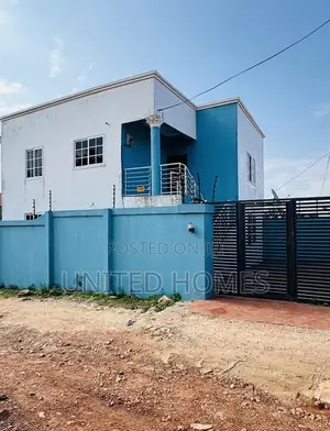 2bdrm House in West Hills Mall Area for sale