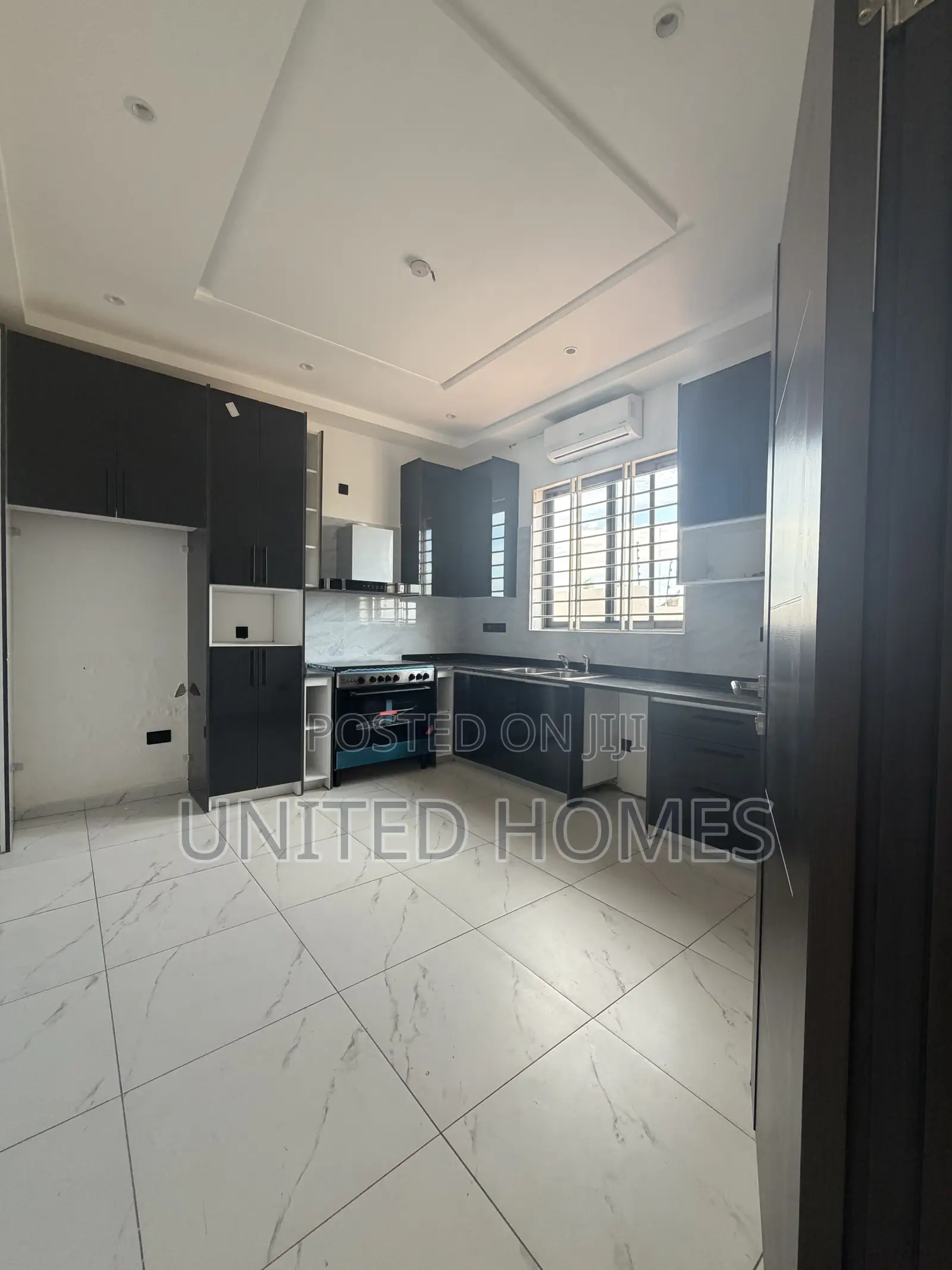 4bdrm House in Adenta for sale