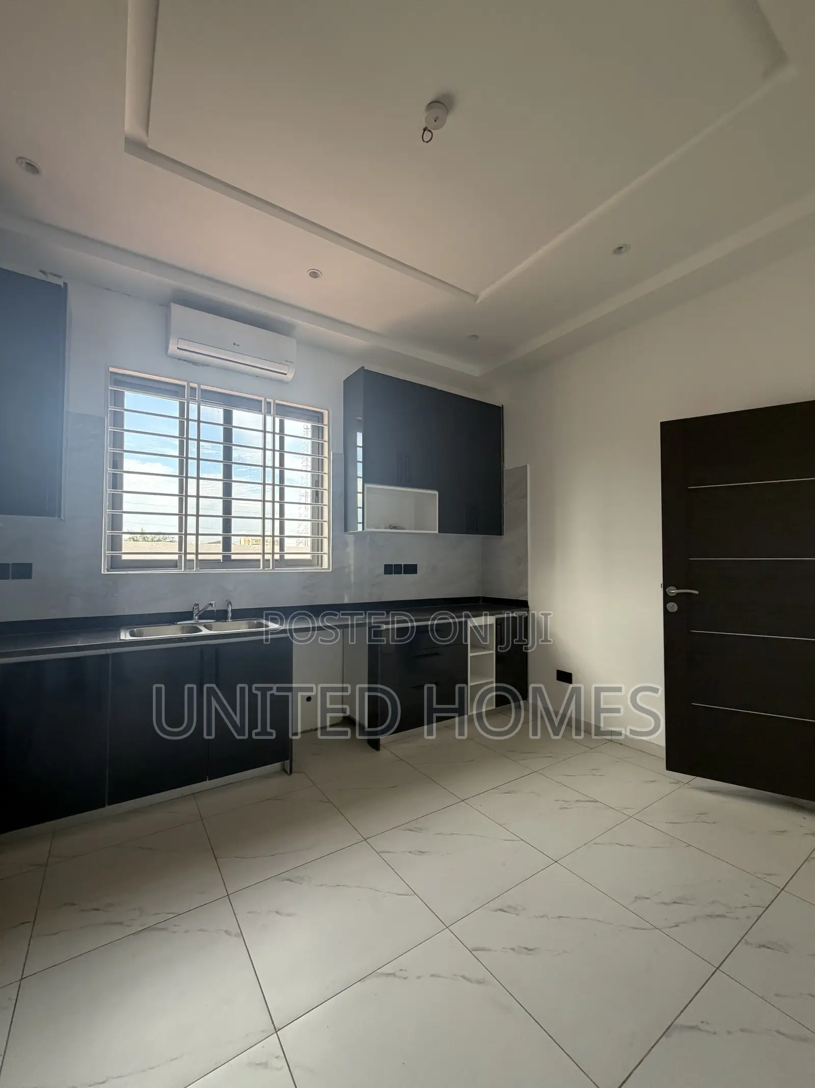 4bdrm House in Adenta for sale