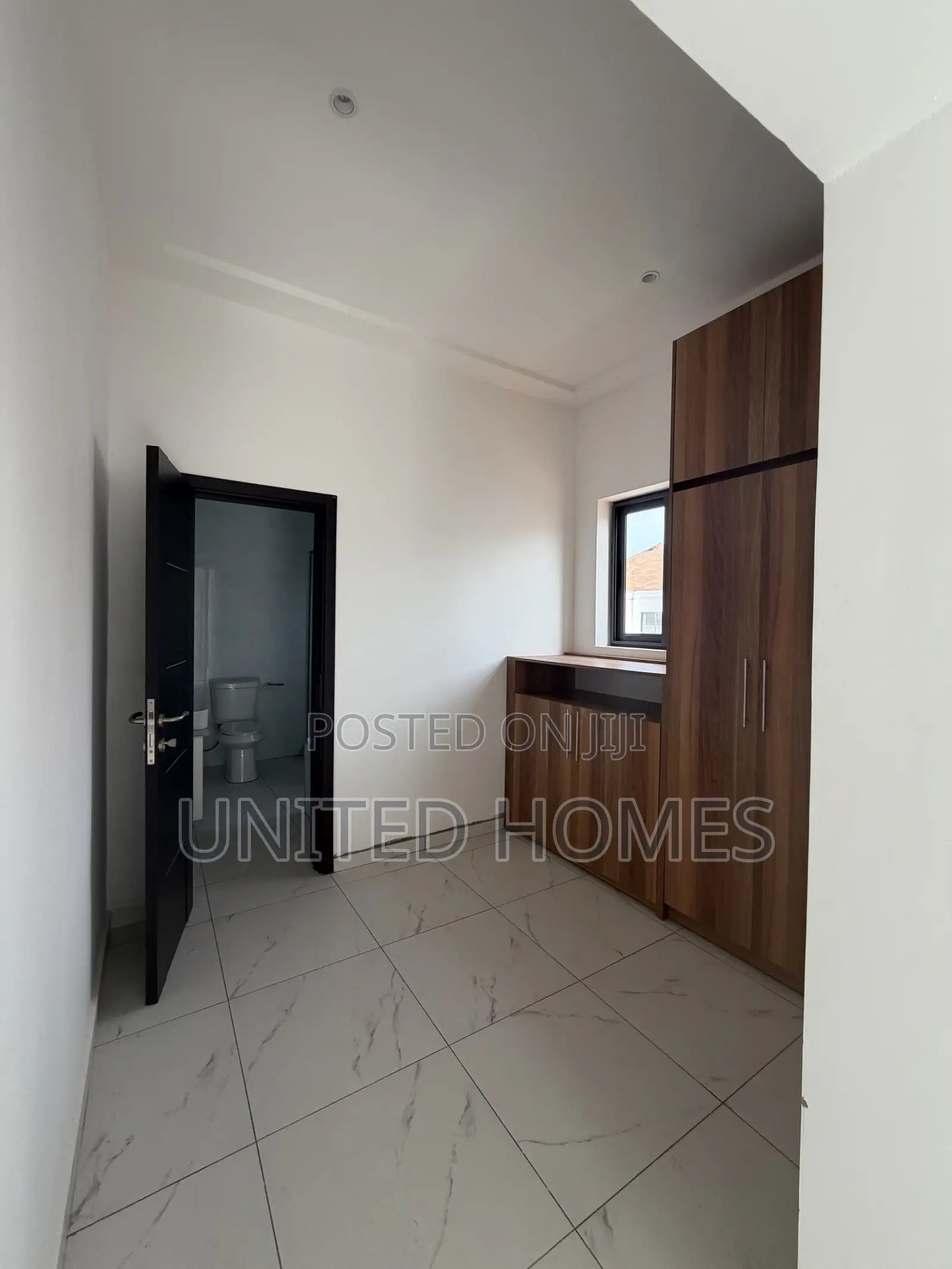 4bdrm House in Adenta for sale