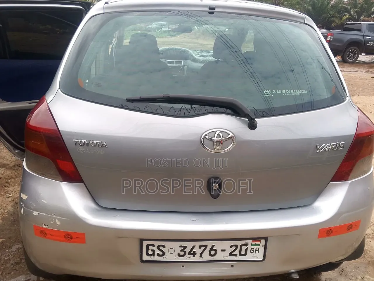 Toyota Vitz 2010 Silver