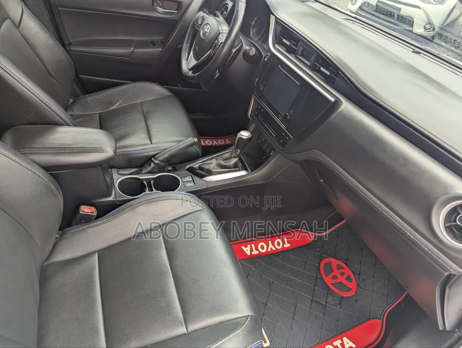Toyota Corolla XSE (1.8L 4cyl 2A) 2018 White