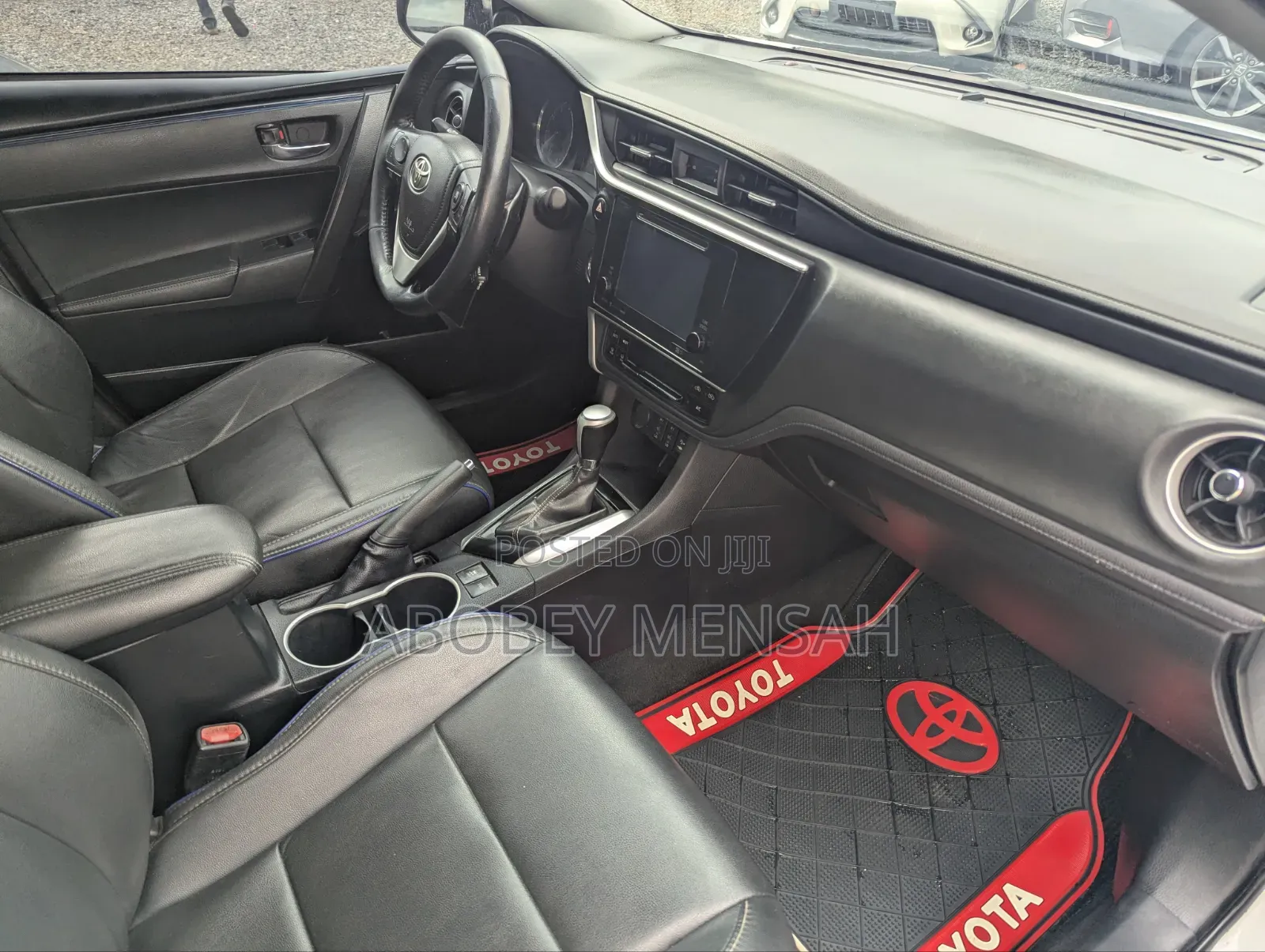 Toyota Corolla XSE (1.8L 4cyl 2A) 2018 White