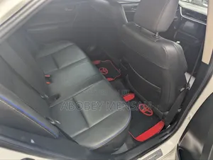 Toyota Corolla XSE (1.8L 4cyl 2A) 2018 White