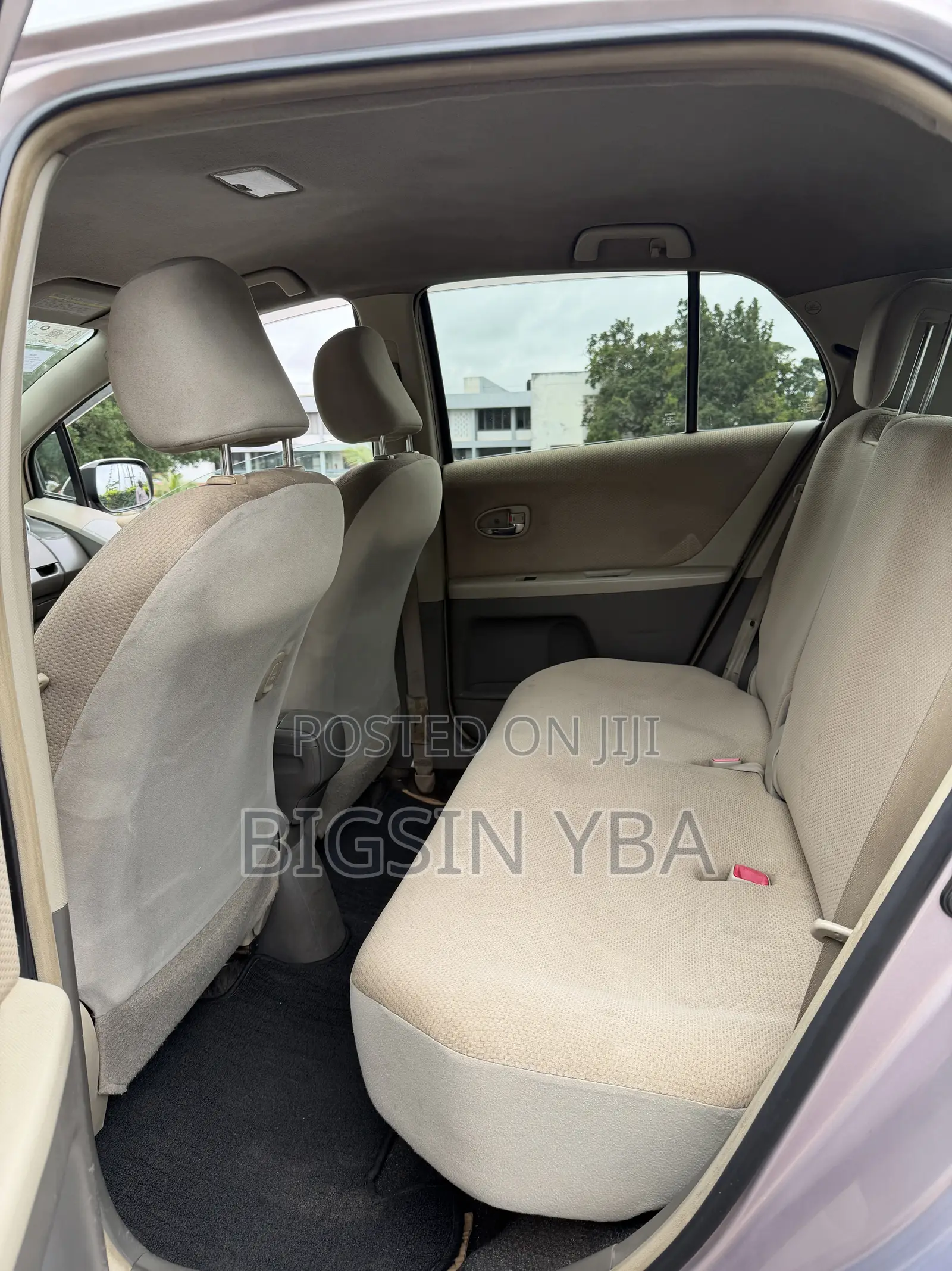 Toyota Vitz 1.3 AWD 3dr 2010 Silver