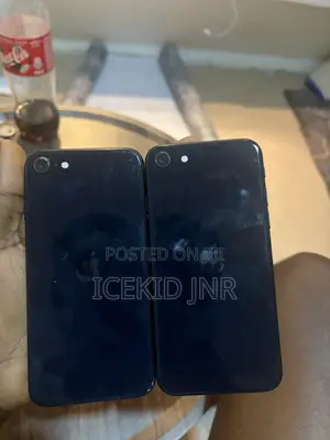 New Apple iPhone SE (2022) 64 GB