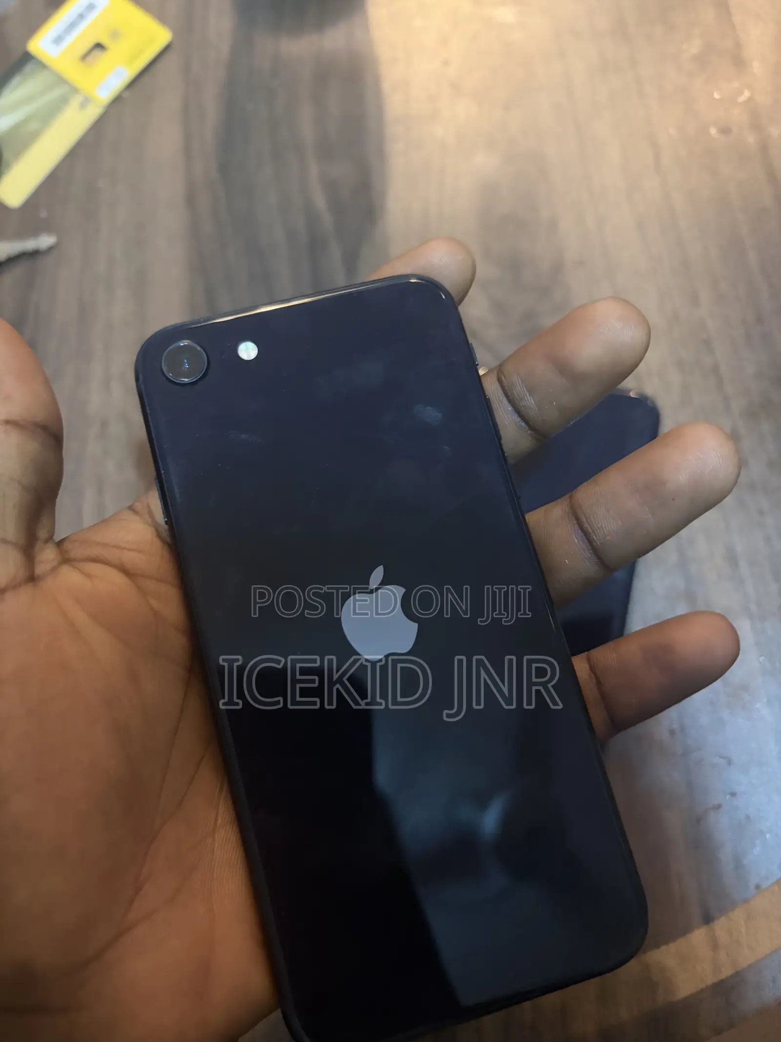 New Apple iPhone SE (2022) 64 GB
