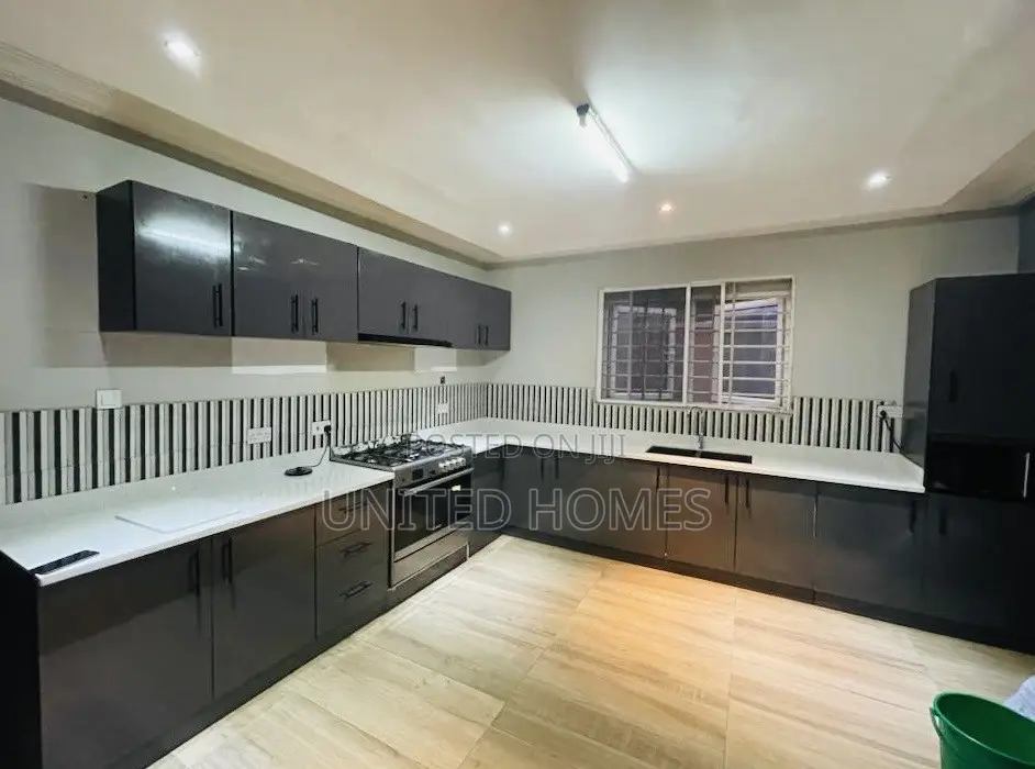 5bdrm House in Agbogba for sale