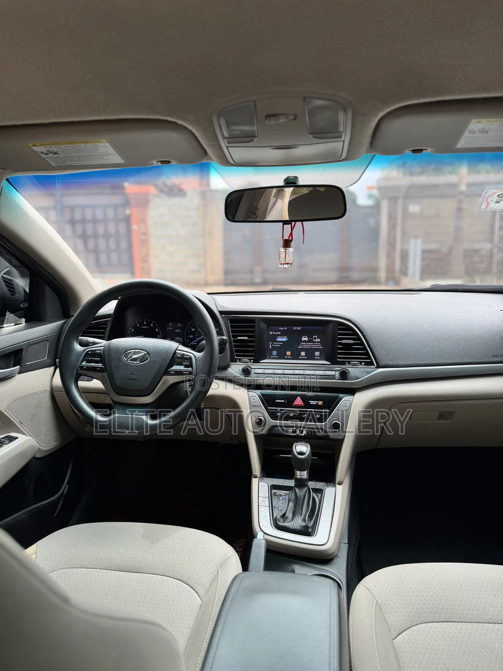 Hyundai Elantra ECO Sedan FWD (1.4L 4cyl 7A) 2017 Black
